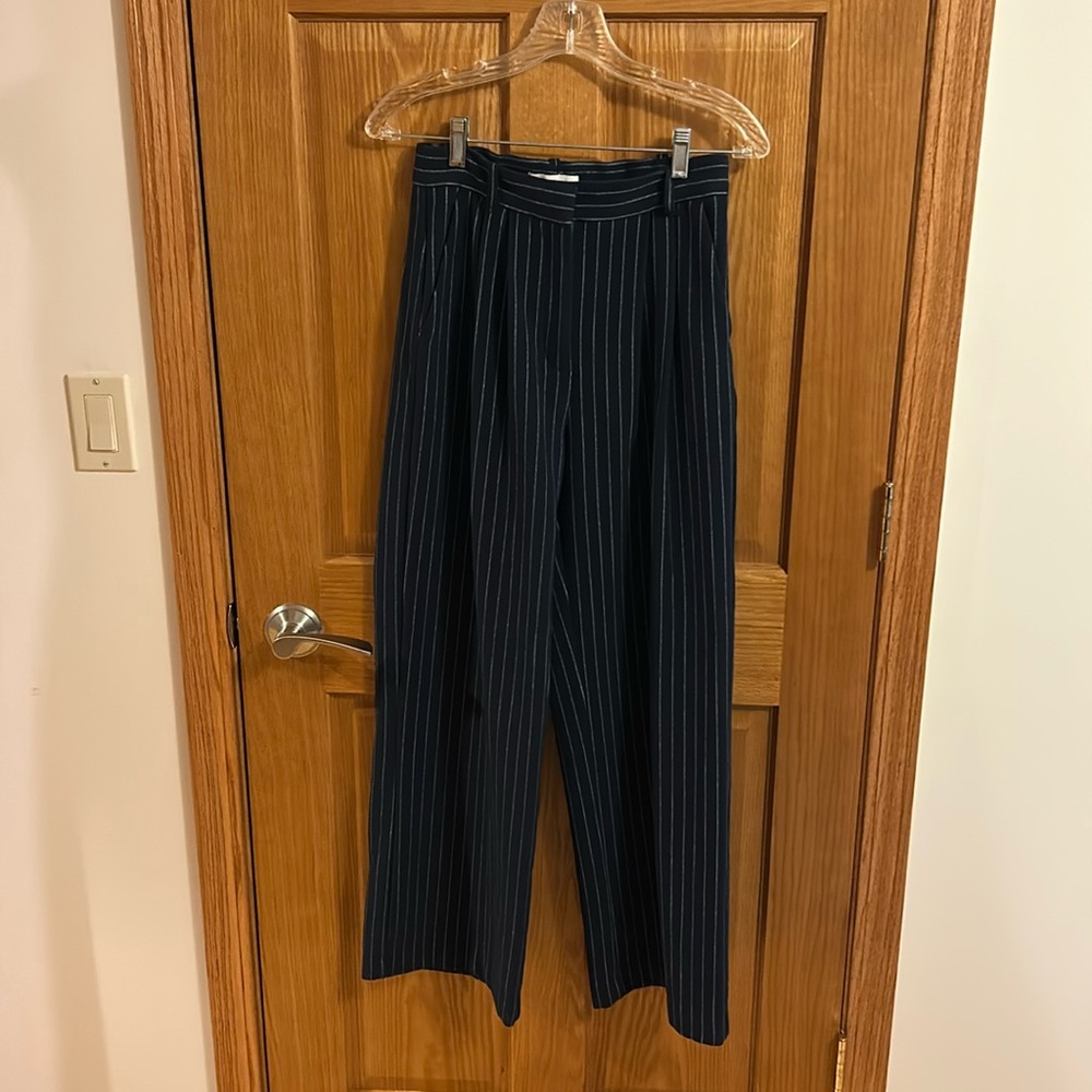 Abercrombie Tailored Pant. Navy and white pinstripe. Size Small short